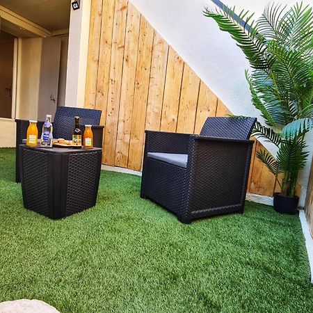 T2 Chambre Miroir Jardin Et Parking Prive Marsylia Zewnętrze zdjęcie